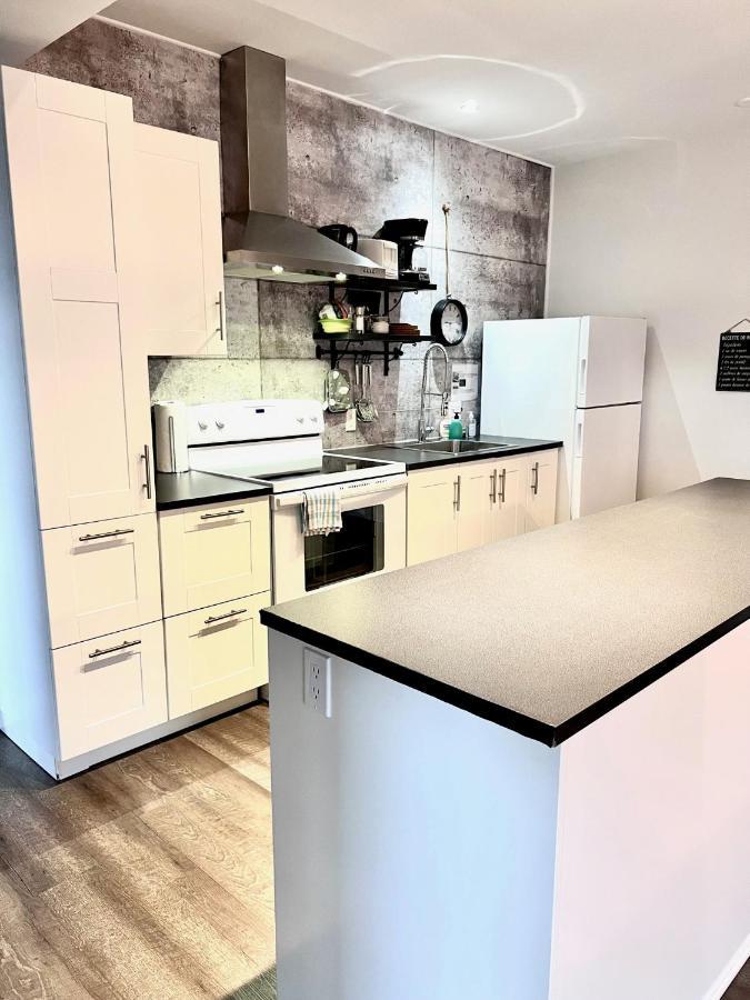 Sutton - Condo Au Coeur Du Village Buitenkant foto